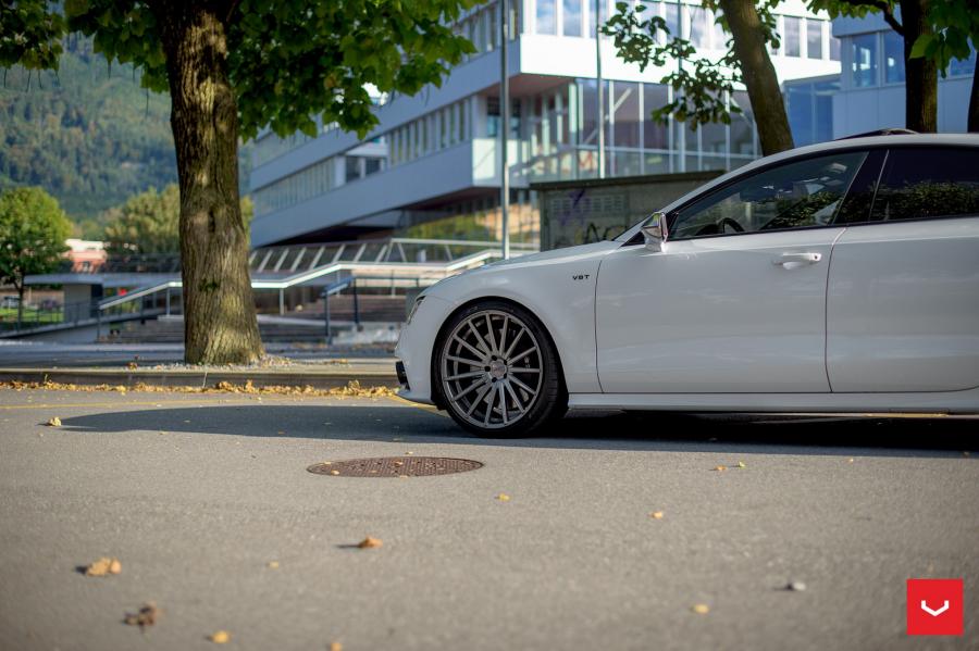 Детали экстерьера Audi S7 Sportback on Vossen Wheels (VFS2) 2016 года  (фото 18 из 26)